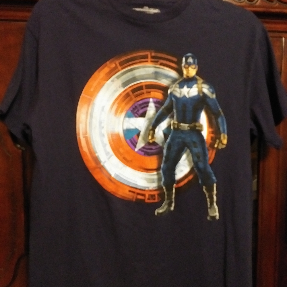 T-SHIRT